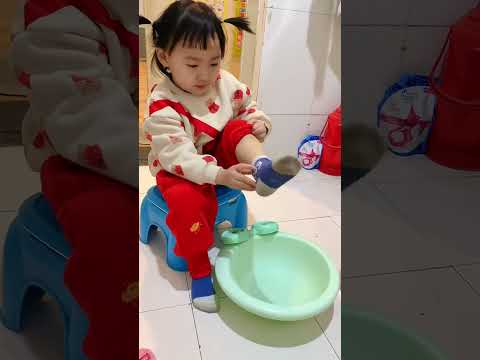 嘟嘟半夜不睡覺，看我怎麼治她，要說還得是姐姐呀！ #嘟嘟小可耐#嘟嘟的卑微生活