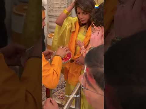 #PriyankaChopra takes #MaltiMarie &#NickJonas to #AyodhyaRamMandir for blessings #Ayodhya #RamMandir