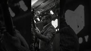 හැඟුමේ පාවී ආ දිනේකඳුලේ නෑවී ආදරේමා හට කී ඒ ජීවිතේමුලකුරු ලීවේ ඔබමයි සොඳුරේ...