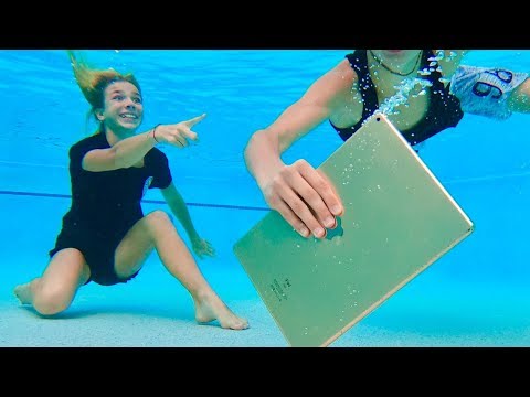 НАШЛИ ПЛАНШЕТ iPad ПОД ВОДОЙ в БАССЕЙНЕ!!!