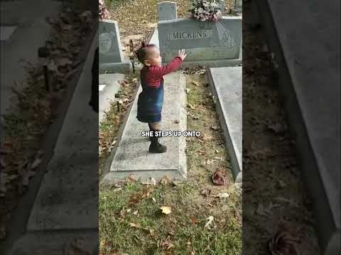 Young Girl Has A Supernatural Encounter With Her Mother's Spirit At The Cemetery! Espanol