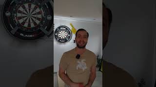 Tag 70, an dem ich versuche eine 180 mit links zu werfen #darts #9darter #180 #bigfish #DartsWM