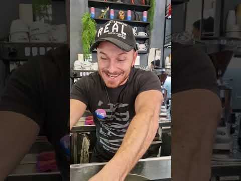 CAMBIO LAVORO... #viral #shorts #bar