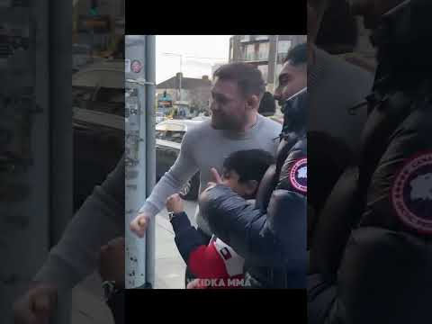 Конор Макгрегор встретил фанатов