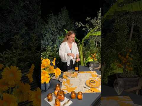 Tart with smoked salmon and black caviar