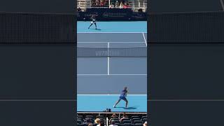 Coco Gauff wins an amazing rally 😍