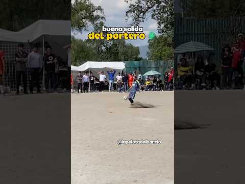 se levanta bien chido la arena 😆#futbol #futboldebarrio #soccer #talacha #fut7