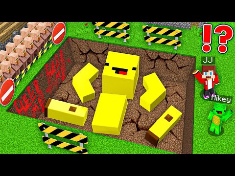 JJ and Mikey Found BIGGEST PIT With Burried BANANAKID in Minecraft ?! - Maizen JJ Mikey Challenge!