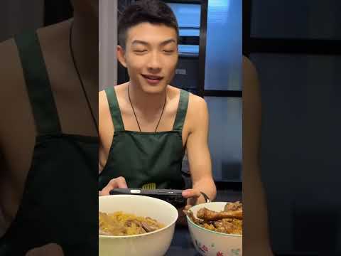 Giờ anh có yêu không hay để thằng khác nó yêu