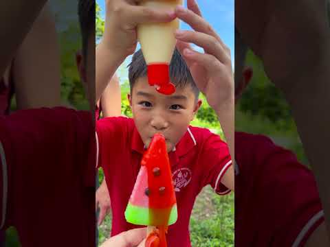 Cậu bé tốt bụng ăn kem dưa hấu, kẹo dâu và kem Celano ,ớt cay siêu ngon sự kết hợp hoàn hảo