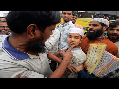 সামান্য পন্য নিয়ে অসামান্য পরিশ্রম।