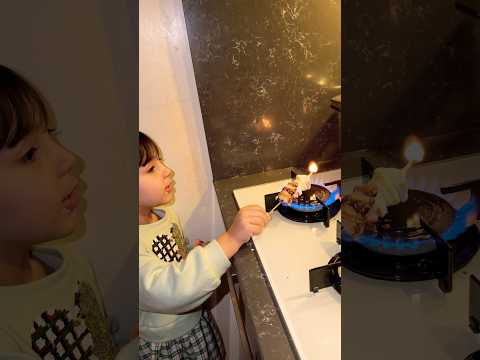 Marsmelov değilde çubuğu daha çok pişti🙃😬😬😬