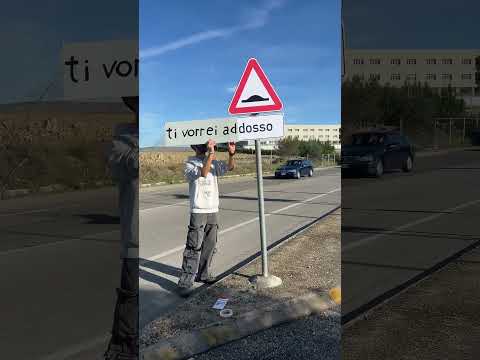 Ti vorrei addosso #frasi #aforismi #streetart #pensieri #parole