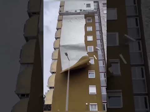 вот так делаем ФАСАД ДОМА экономно и быстро #стройка #дом #фасад #ремонт #дача #юмор #прикол #рек