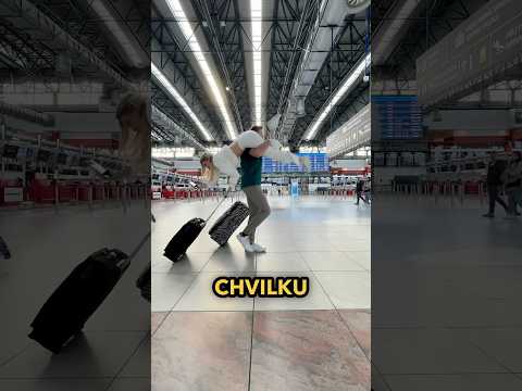 Kvůli blondýně mi uletělo letadlo ✈️