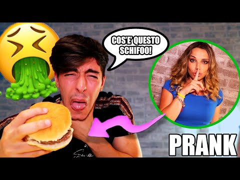 LA MIA RAGAZZA CUCINA MALISSIMO PER VEDERE LA MIA REAZIONE..- SCHERZO! *CHE SCHIFO'*
