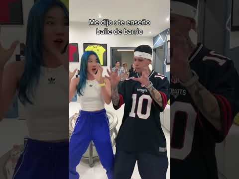 "Santa Fe Klan bailando con Chingo Amiga" 馃槑