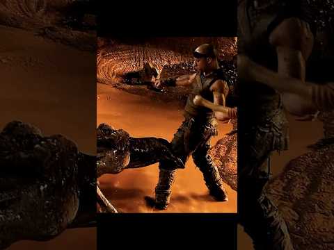 🐍 Riddick – “He Decapitates the Swamp Beast… But It’s Not Over Yet!” | Monster Lurks Behind 🗡️😱