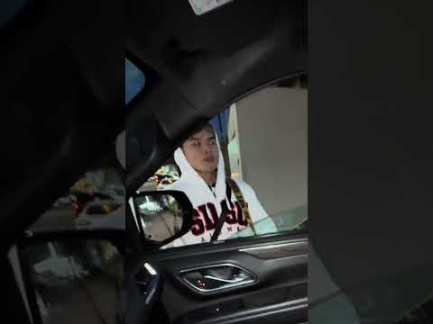 Lo que este músico hizo con una mujer frente a sus padres