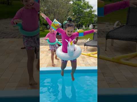 Memel, aren't you going to get in the pool? #funny #pool