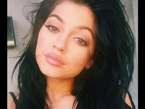 Kylie Jenner Lips - How to get Big Lips with Makeup