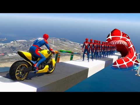 el hombre araña en moto  | Spiderman vs shark challenge