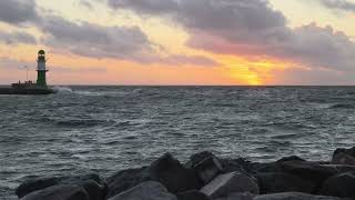 4K | Stürmischer Sonnenuntergang in Warnemünde