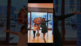 A peaceful day with Aisha 🌸👧 #DohaEvents #AishaApproved #qatar #personalblog #gifted #flowers