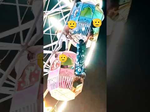 ആപത്തുകളിൽ രക്ഷകരാവുന്നവർ 🙏Terrifying Fall from Giant Wheel🙄Man Risks Life to Rescue #shorts #Kerala