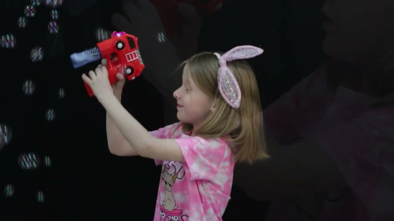 Мыльные пузыри пистолет с пожарной машиной - видео