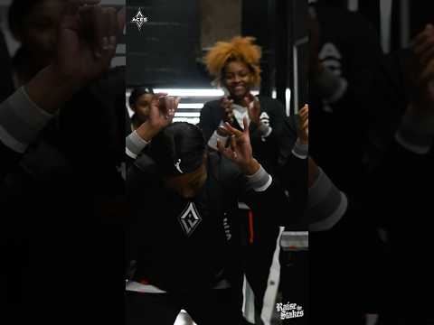 Just know them knees went crazyyy 😂 #LVAces #WNBA #ALLINLV