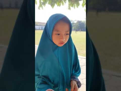 adek kakak harus saling sayang