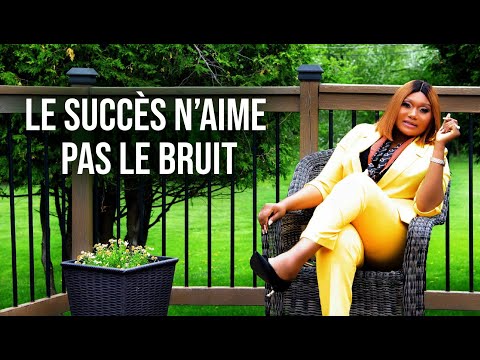 Ses amies decouvrent qu'elle a créé une marque et lui font la guerre!!!