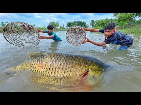 Amazing Boys Catching Fish With Bamboo Tools Polo In Pond | Fishing Video