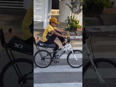 Não não tô ensinando ela a andar! l#244 #grau #bicicleta #grauearte #shorts #paiefilho