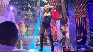HAY QUÁ HOTGIRL TỐP TỐP NHẢY NHẠC BAR CỰC BÊ MỜI ANH CHỊ VÀO THẨM