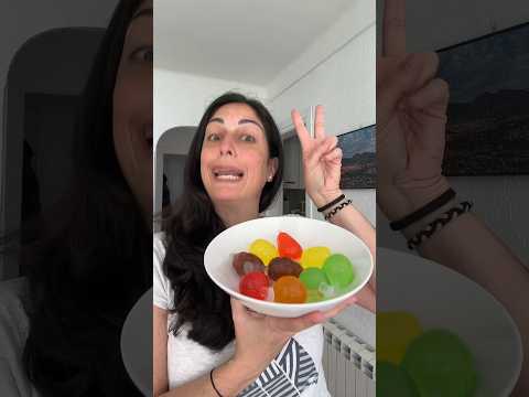 Ahora entiendo todo 😅 Esa si es la manera correcta de comer las #jellyfruits #gelatinas