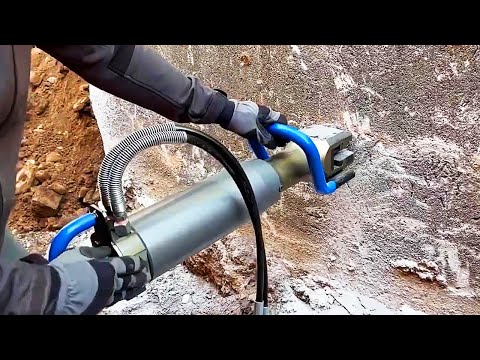 Incredible tool for breaking concrete - Dismantling of concrete structures