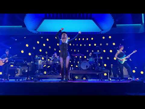 Paramore- Caught in the Middle San Diego