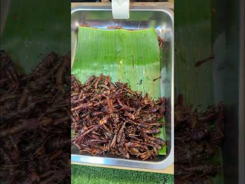 Thailand āĻāϰ āĻŽāĻžāύā§āώ āĻāĻā§āϞāĻž āĻāĻŋ āĻāĻžāĻā§āĻā§ #thailand #streetfood #reelschallenge