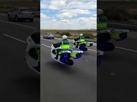 Nuevas motos aerodeslizadoras de la Guardia Civil en este especial Semana Santa