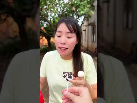 anh chàng tốt bụng ăn cây kẹo gấu siêu ngon #shorts