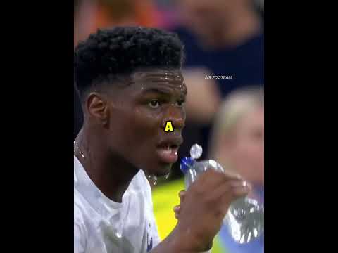 Players  and Water + Coach 🤯