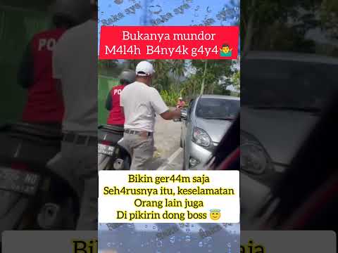 ga mikrin keselamatan pengendara lain!! mobil ini nekat terobos dan lawan arah!!!!!