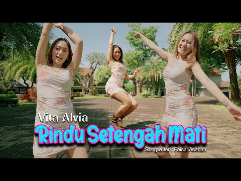 Vita Alvia - Rindu Setengah Mati [Official Music Video]
