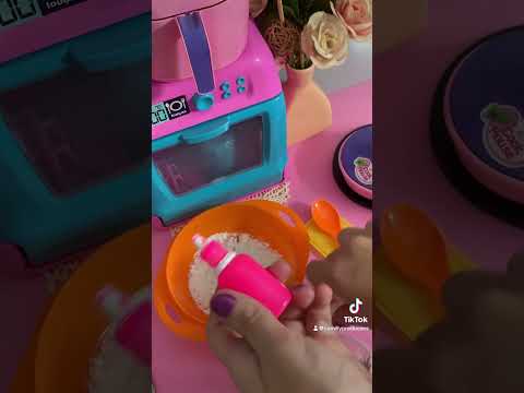 Fazendo mingau rosa #boneca #brinquedo #shots #bebereborn #infantil