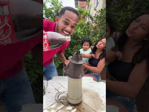 como colocar café na garrafa #youtubeshorts #humor #funny #comedy