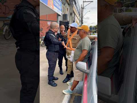 Nem o taxista ele perdoa… #policia #pegadinha #funnymemes #humor #comedia #deupolicia
