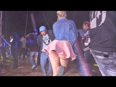 ❤️QUE FORMA DE LLAMAR LA ATENCIÓN EN UN BAILE EN PUEBLA!! - CUMBIA ROMANTICA CON FANIA 97