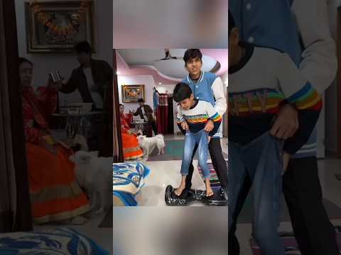 😱 Kunali Crashed Again And Again While Learning Hoverboard! 🛹😂